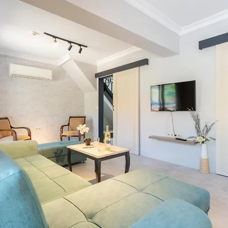 Emel Paradise ムーラ