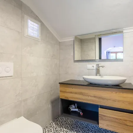 Emel Paradise 別荘 *