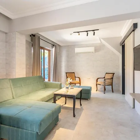 Emel Paradise ムーラ