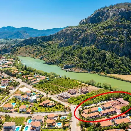 Emel Paradise ムーラ