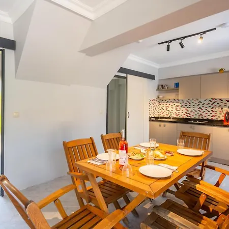 Emel Paradise Holiday home *