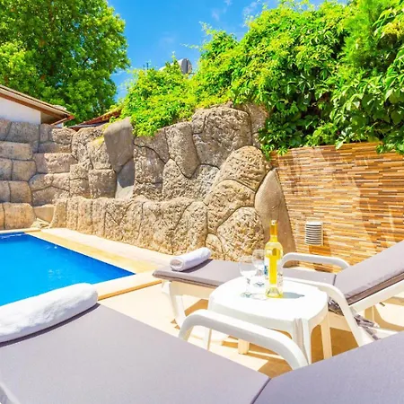 Holiday home Emel Paradise