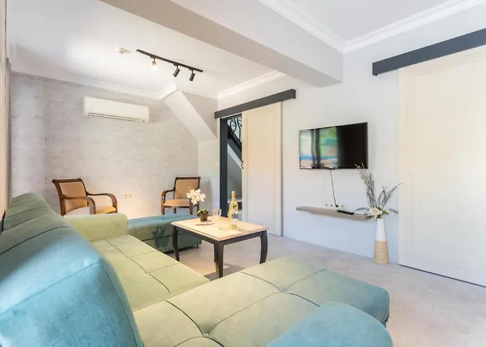 Emel Paradise موجلا